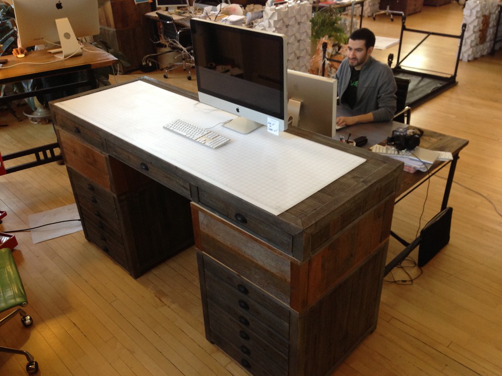 Standing desk