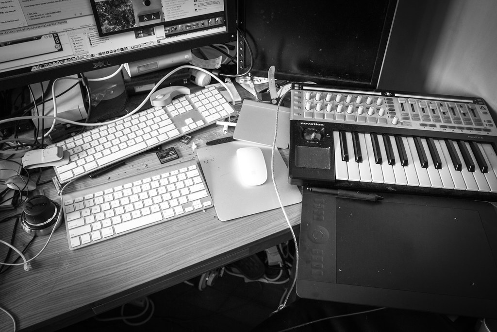“Comparatively speaking, cable management is not really an issue.” / Order + Chaos / SML.20130212.EO